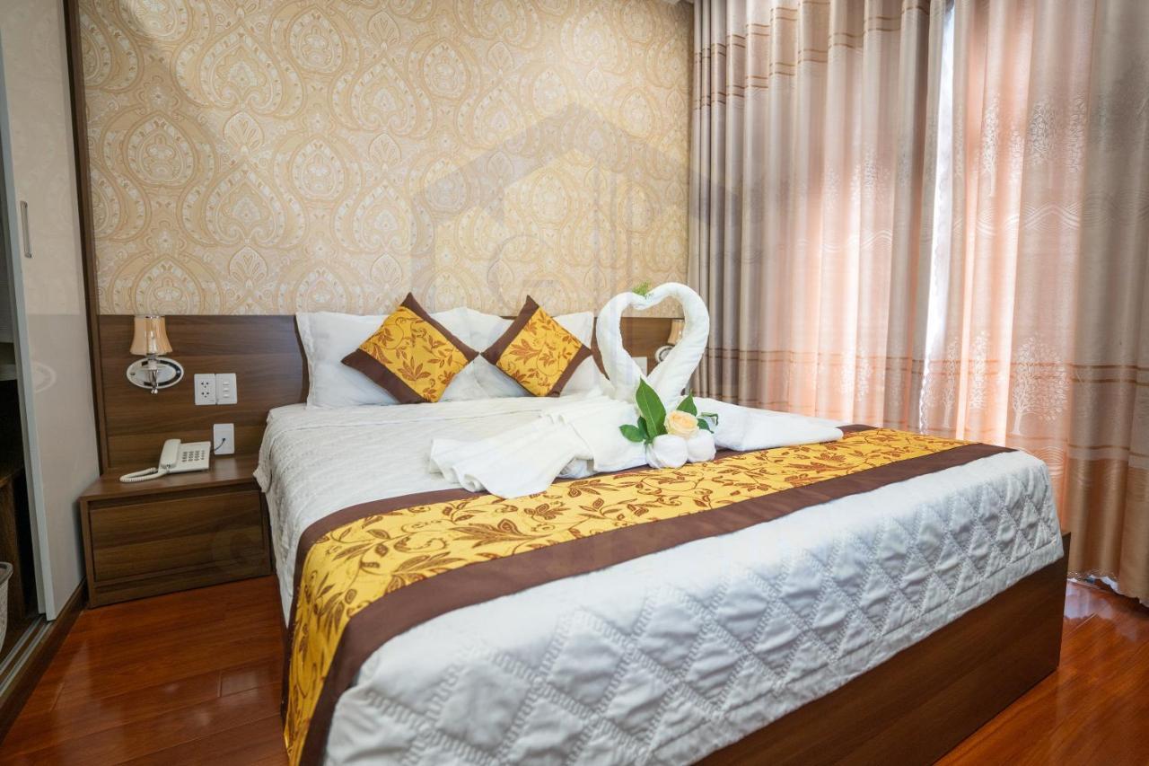 Gold Hotel